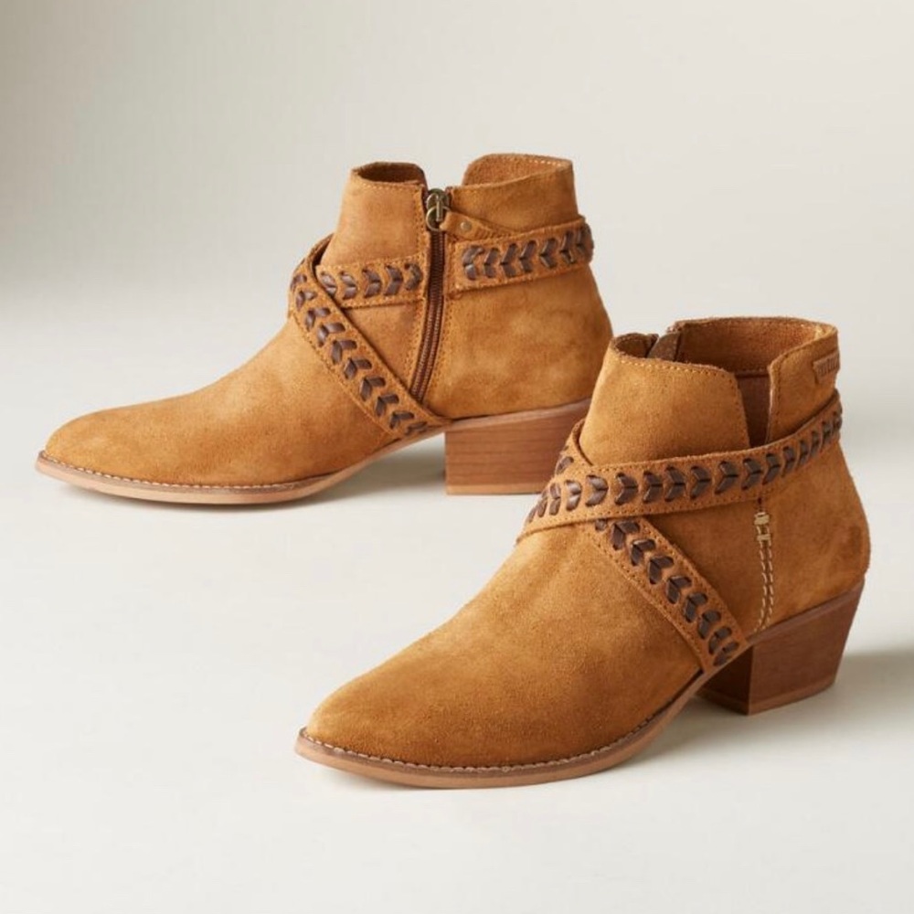 MTNG | Women Moor & Mountain Suede Chic Booties